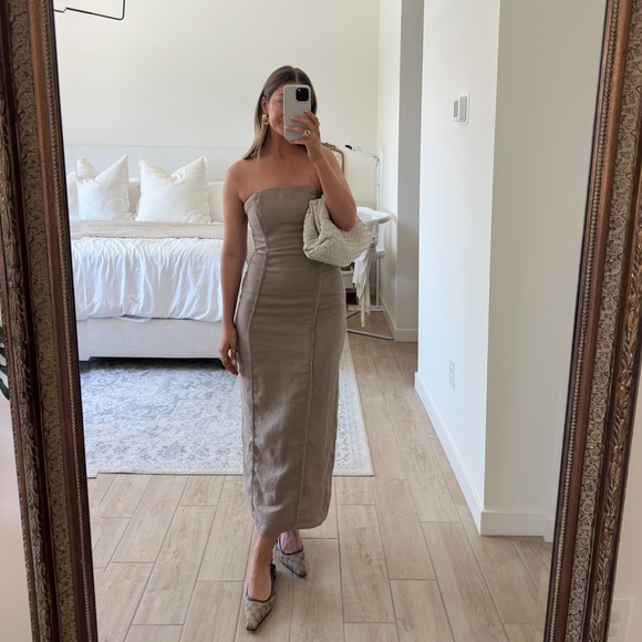 Dresses & Skirts - Strapless dress